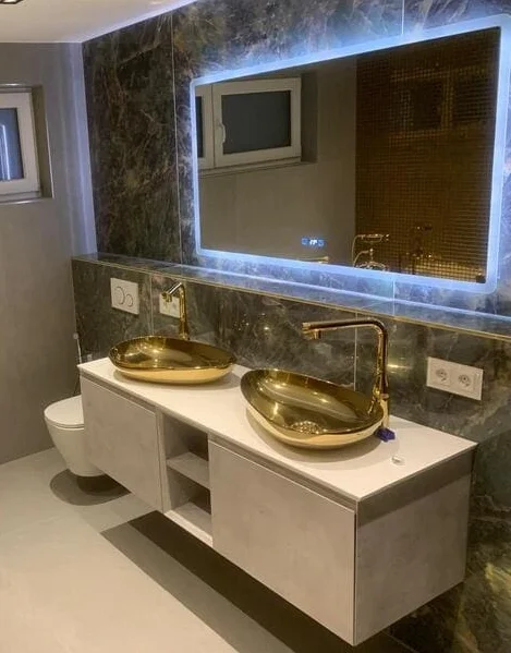 Modernes Badezimmer